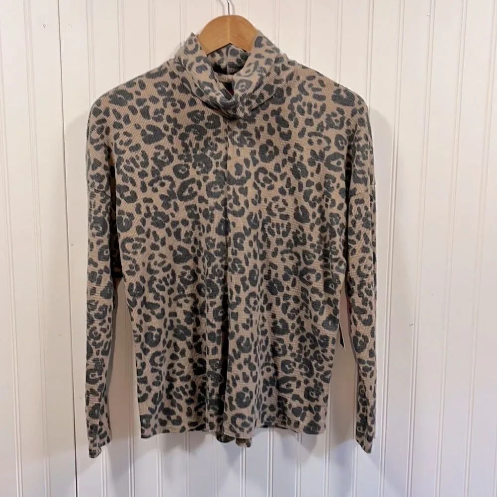 Vince Camuto leopard print cowl neck long sleeve top